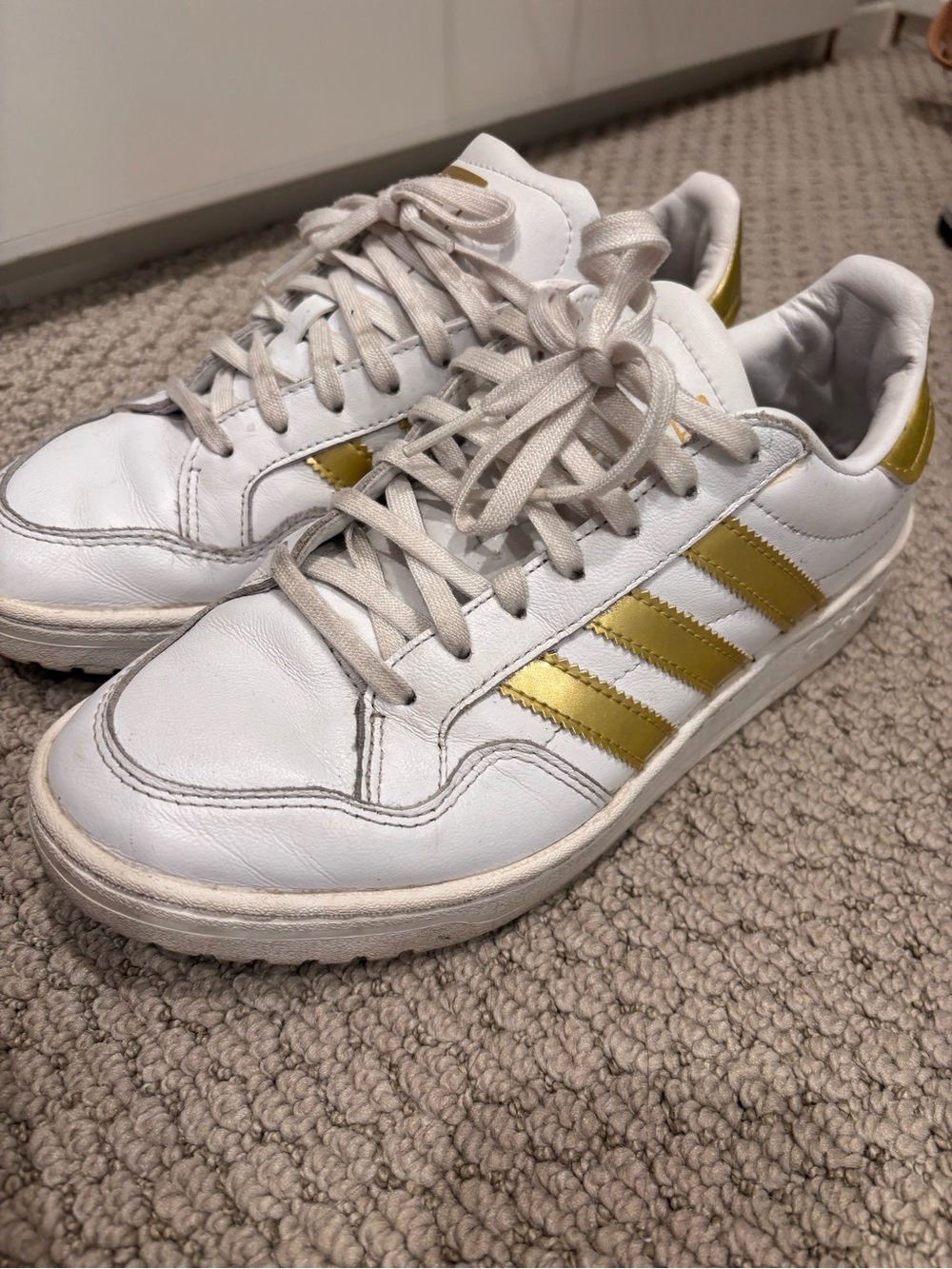 adidas Women's White Sneakers with Gold Stripes and Heel